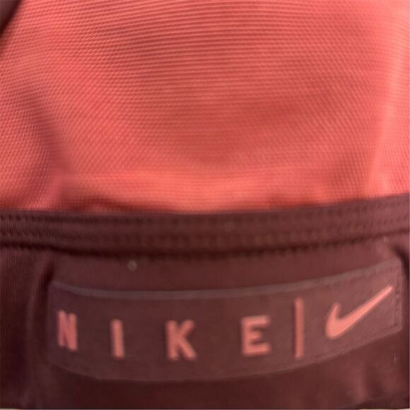 Nike Women's Medium Support Sports Bra M Burgandy Crossback Yoga/Cardio - Picture 8 of 10